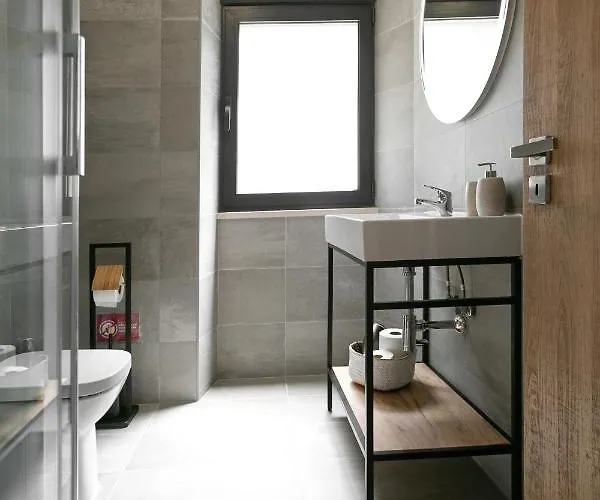 Landsted Maria Da Vinha - *